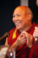   директор библиотеки тибетских трудов и архивов геше лхакдор и представитель его святейшества далай-ламы наванг рабгьял