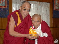   далай-лама придает большое значение учениям для буддистов россии